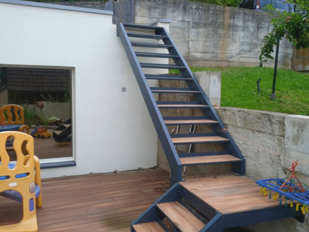 1 1024x768 Améliorez votre extérieur à Cernay avec nos escaliers en aluminium sur mesure.