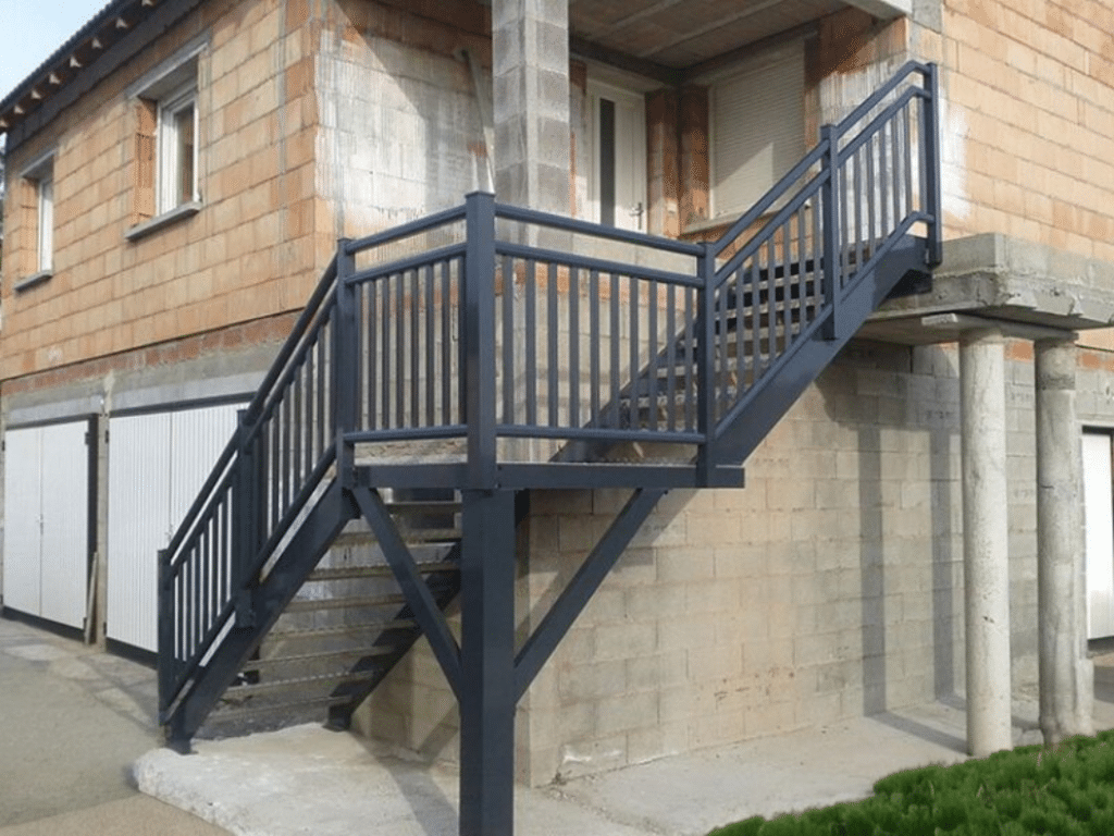 4 1024x768 Améliorez votre espace extérieur à Guebwiller avec nos escaliers en aluminium